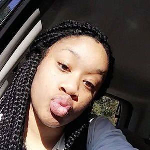 Meet your Posher, Ayesha